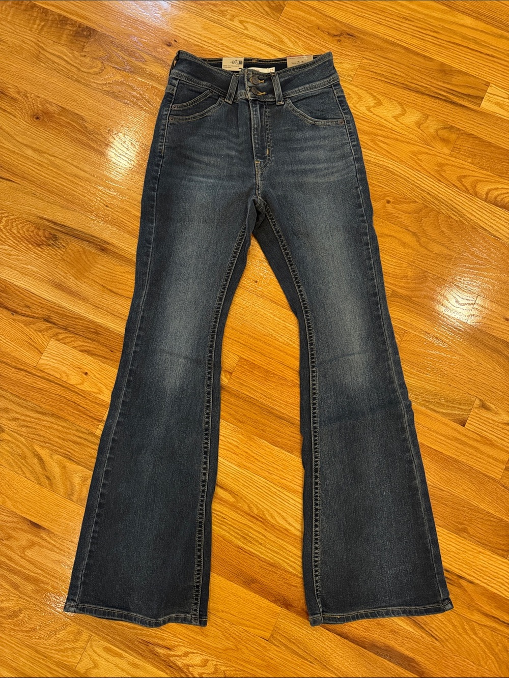 NWT - Women's Levi’s Dark Wash 726 Flare Jeans - Blue